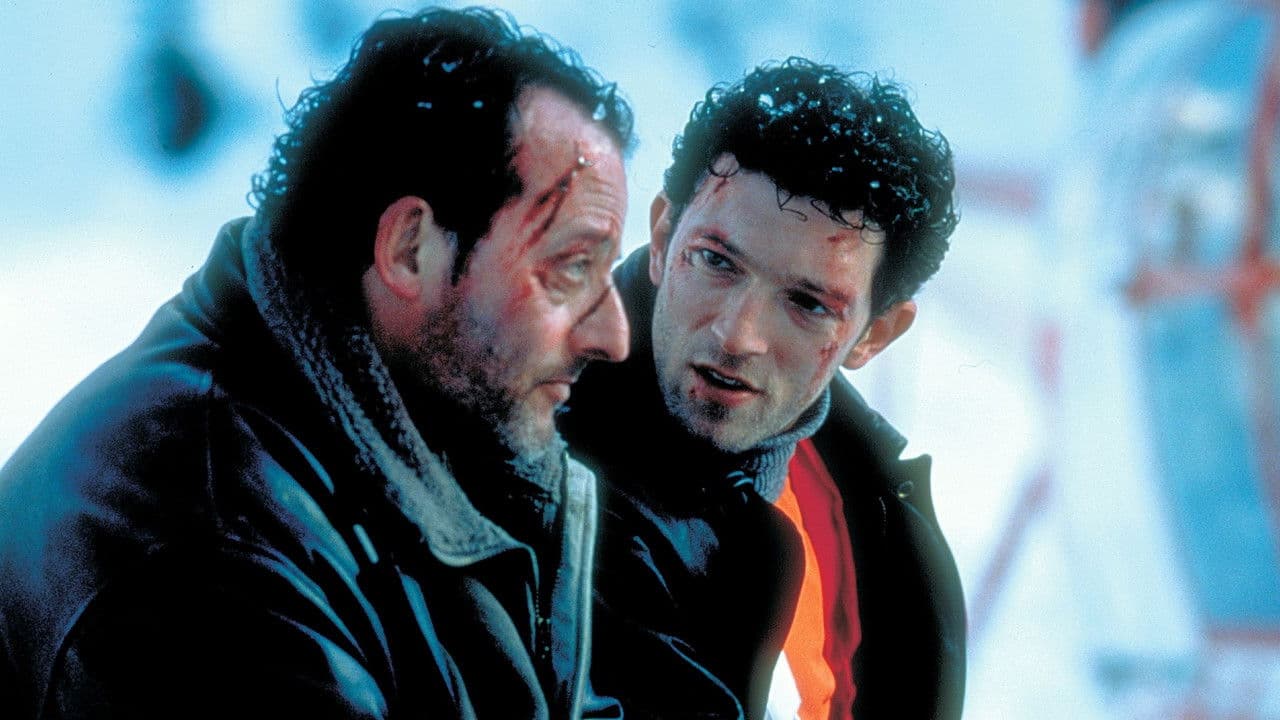 Les Rivières pourpres backdrop