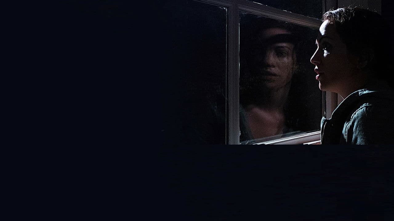 Pas un bruit backdrop