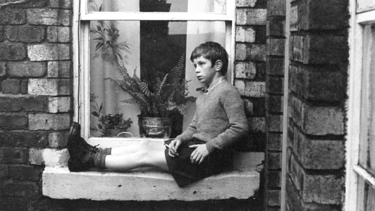 Trilogie Bill Douglas: Ceux de chez moi backdrop