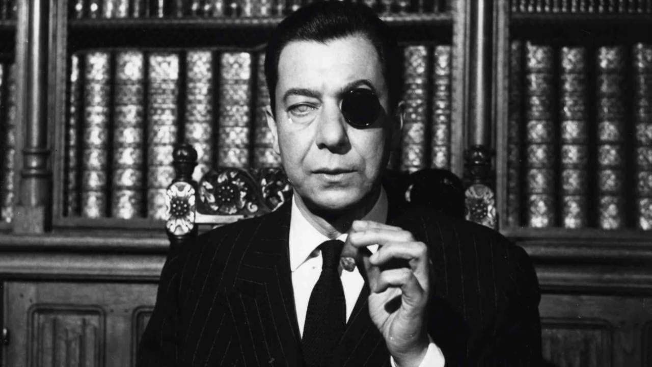 Le Monocle noir backdrop