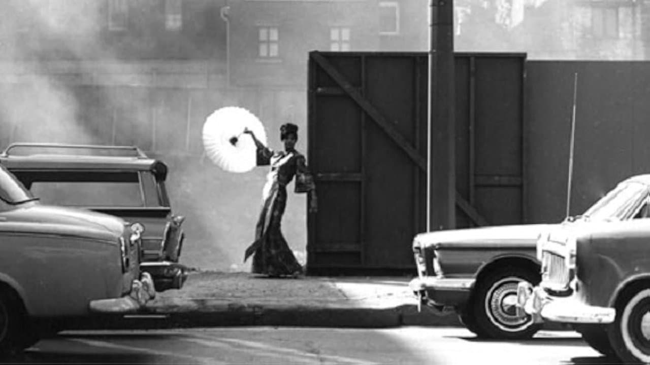 À tout prendre backdrop