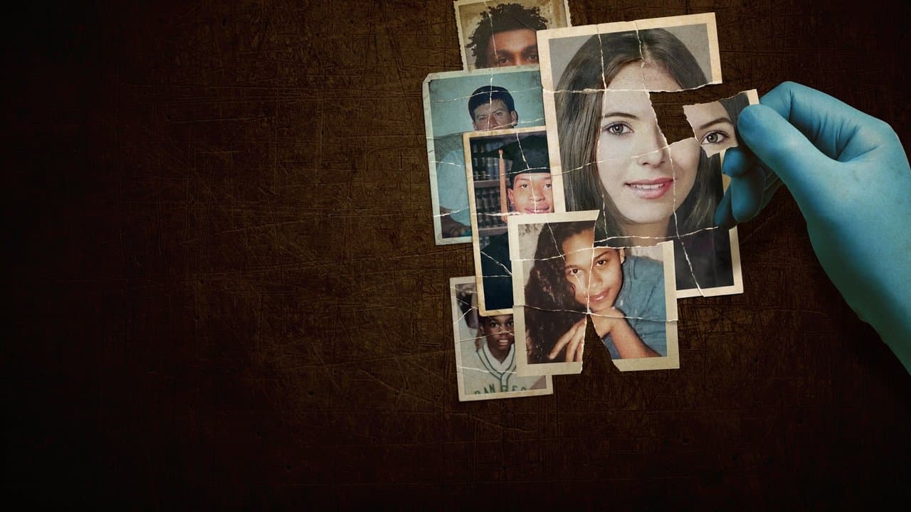 Disparus : À la recherche d'une identité backdrop