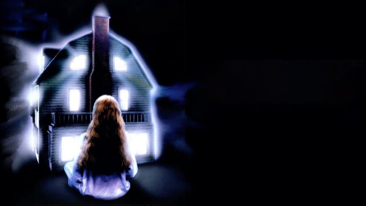 Amityville : La Maison des poupées backdrop