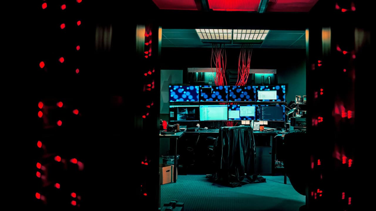 Cyberbunker : Les dessous du darknet backdrop