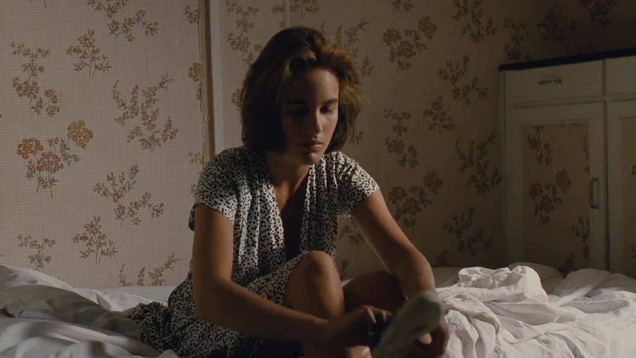 La Désenchantée backdrop