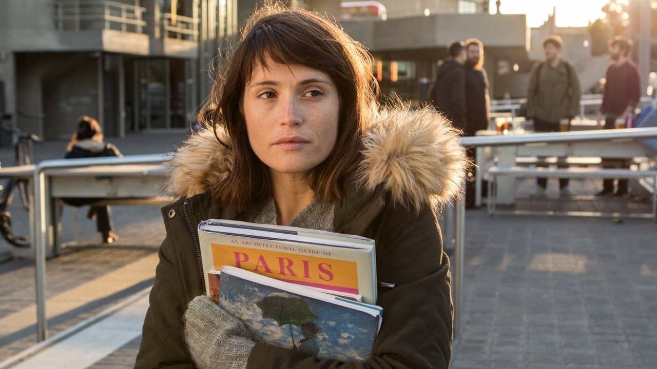 Une Femme Heureuse backdrop