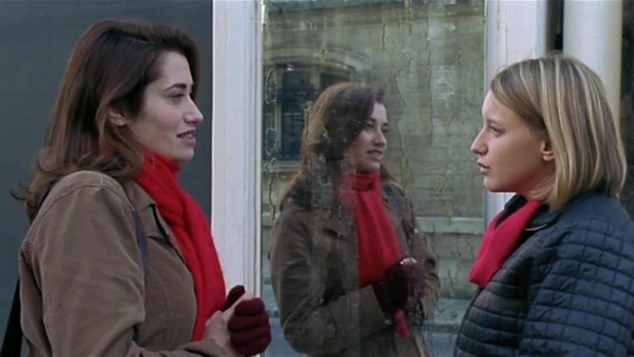 Petites coupures backdrop