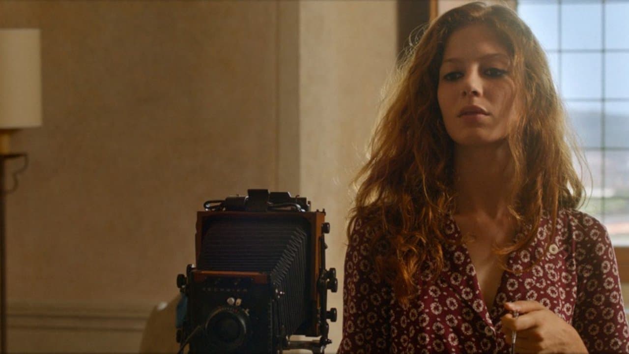 L'Indomptée backdrop