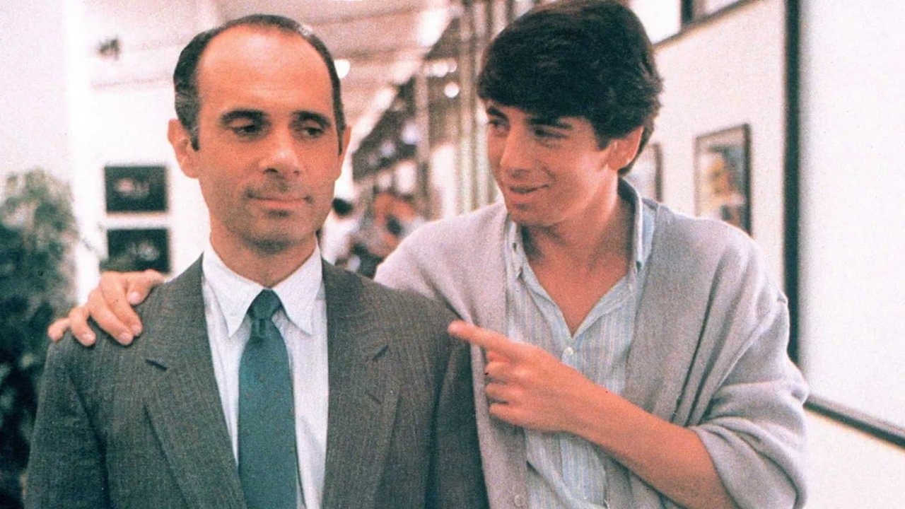 La Tête dans le sac backdrop