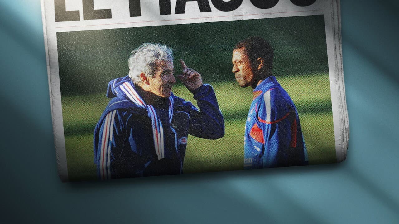 Le Bus : Les Bleus en grève backdrop
