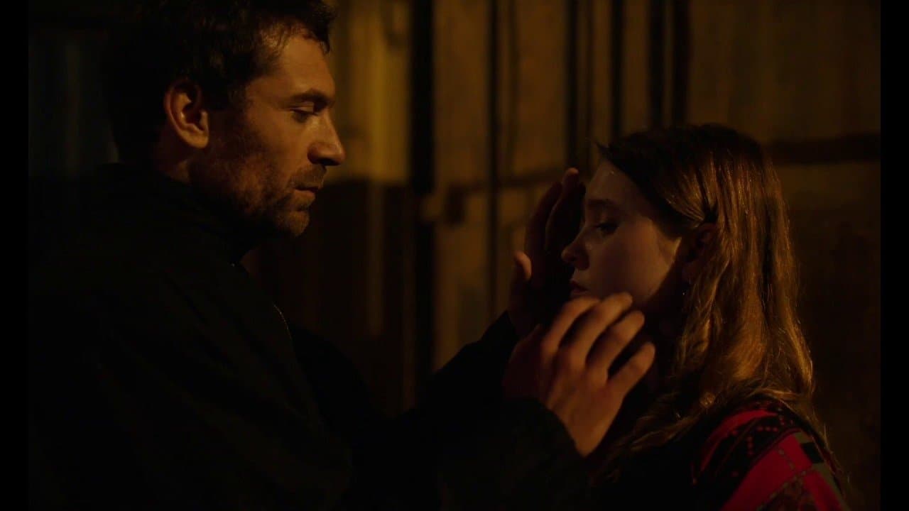 Douze mille backdrop