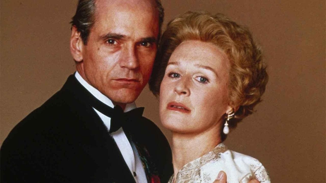 Le Mystère von Bülow backdrop