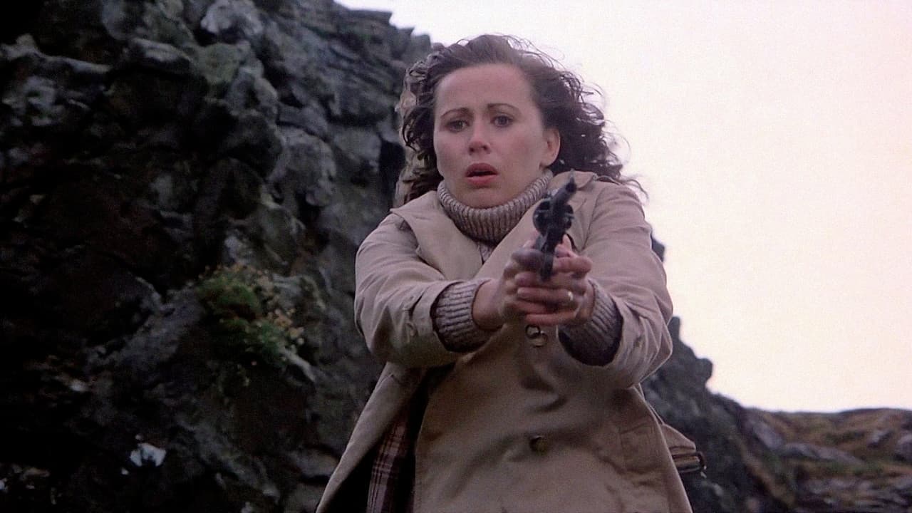 L'Arme à l'œil backdrop