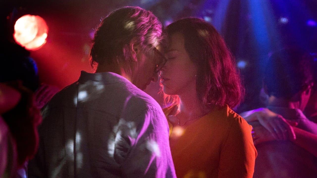 Une femme fantastique backdrop