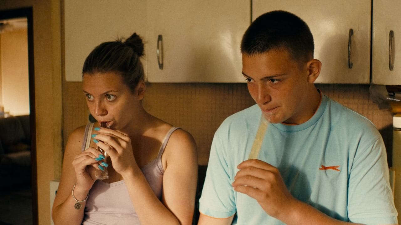 Il pleut dans la maison backdrop