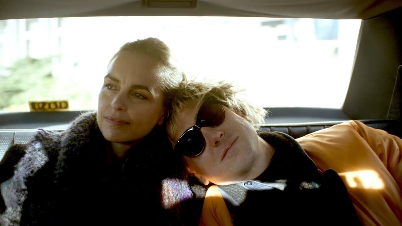 Petite sœur backdrop