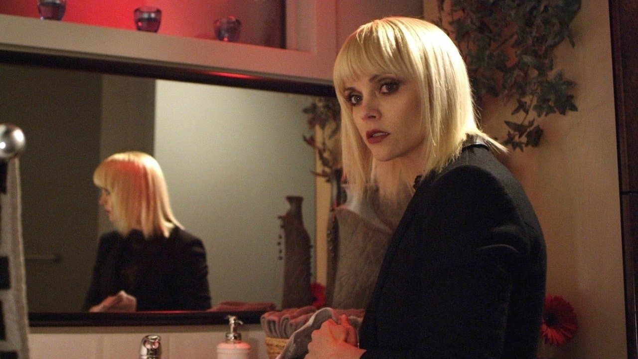 Sous haute surveillance backdrop