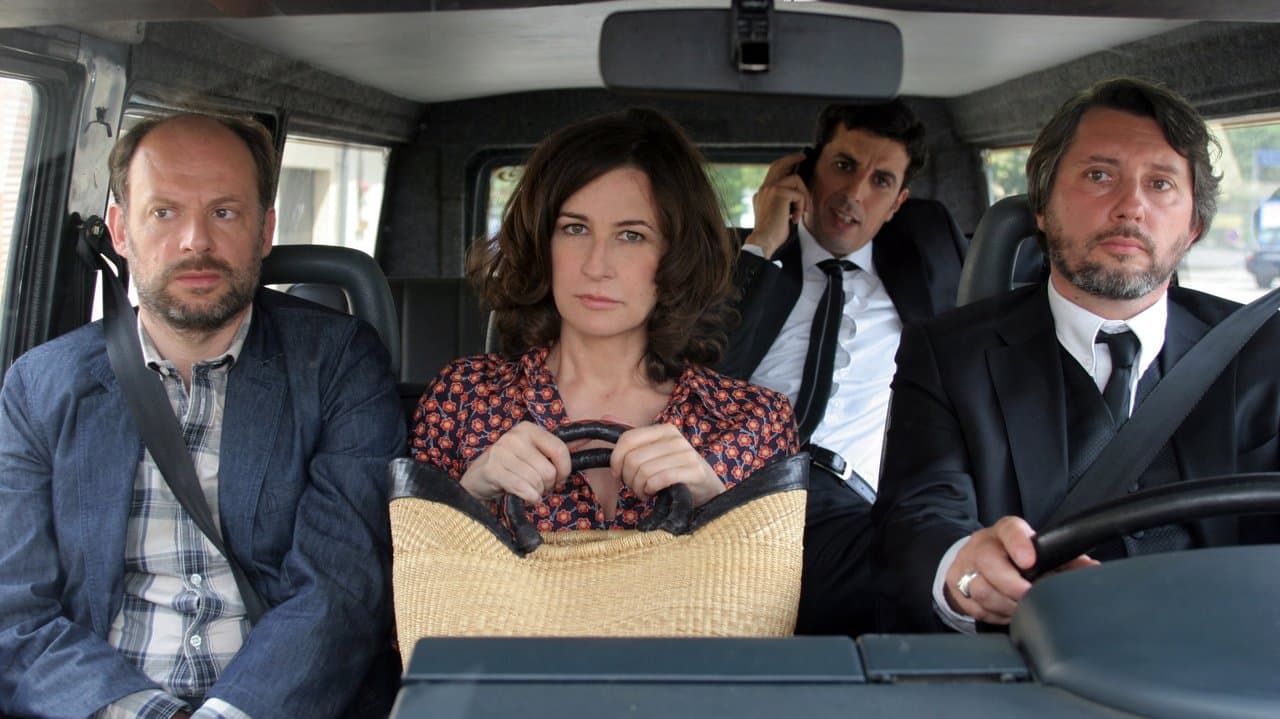 Adieu Berthe ou l'enterrement de mémé backdrop