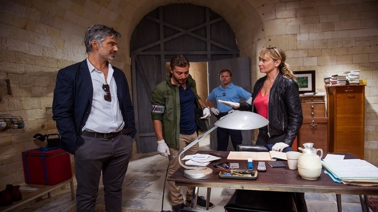 Les Mystères de l'île backdrop