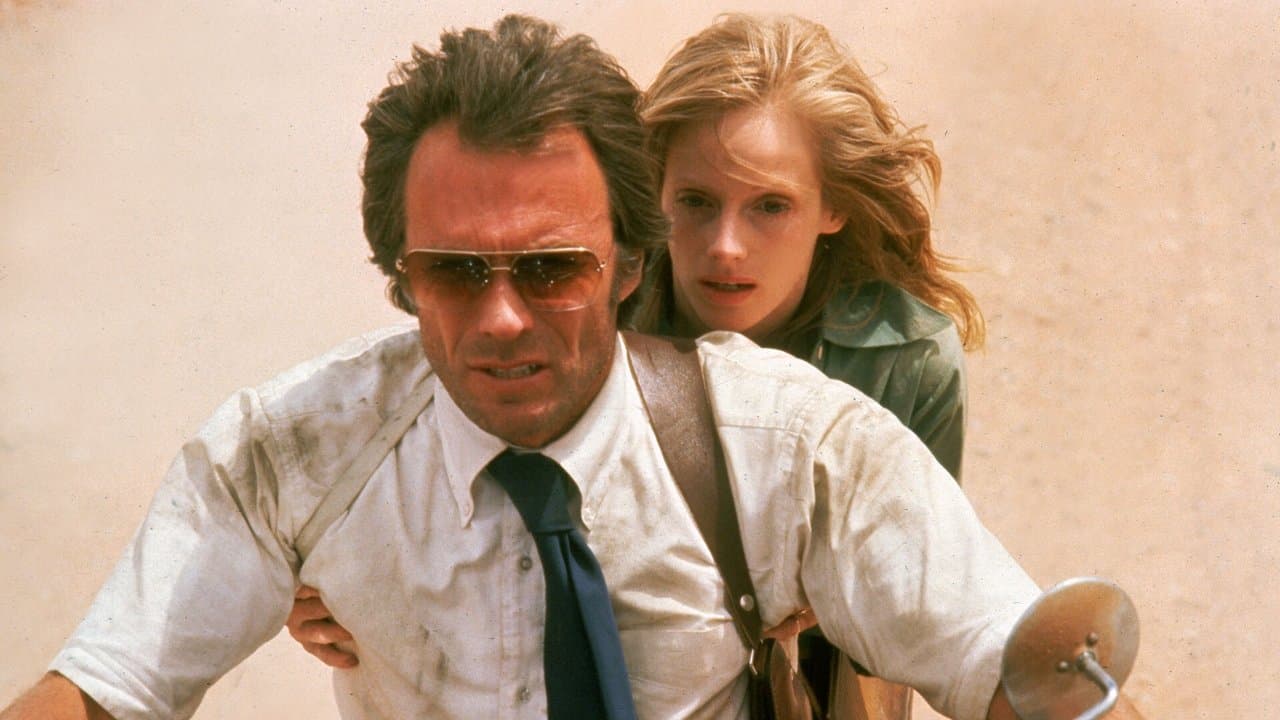 L'Épreuve de force backdrop