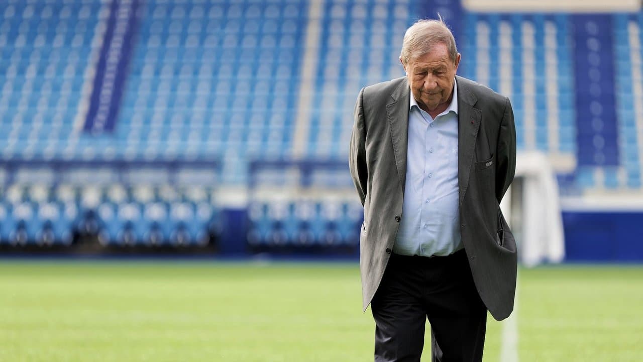 Guy Roux, une histoire de France backdrop