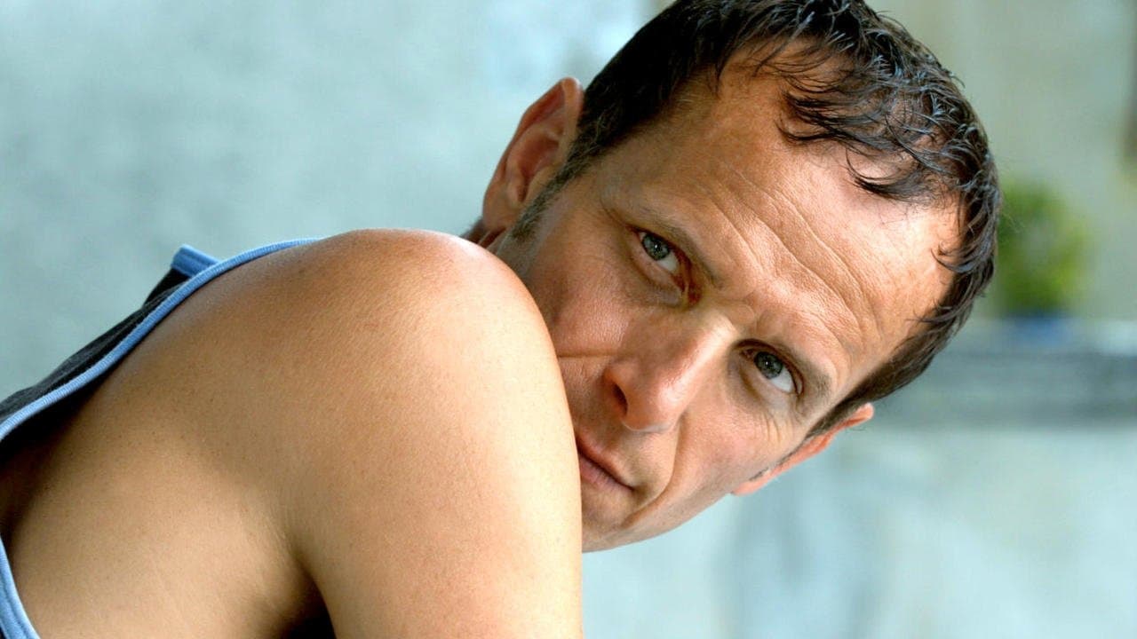 L'Homme de sa vie backdrop