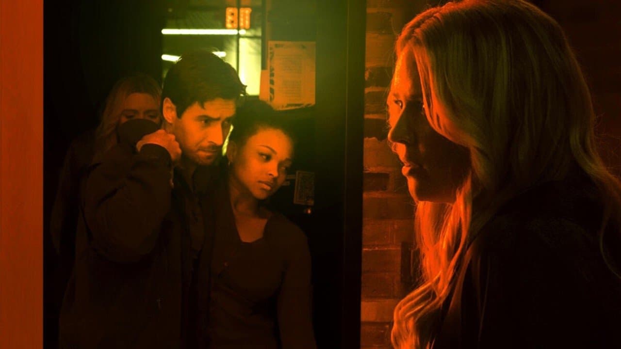 Le club de la honte backdrop