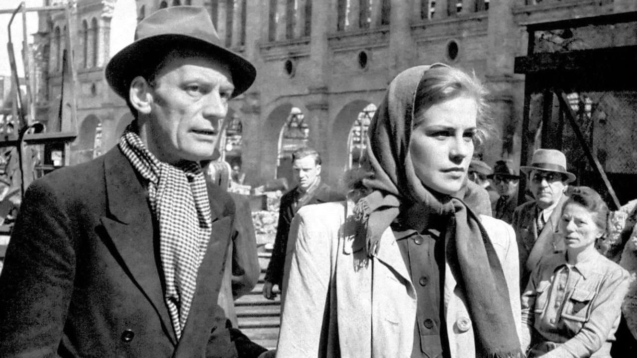 Les Assassins sont parmi nous backdrop