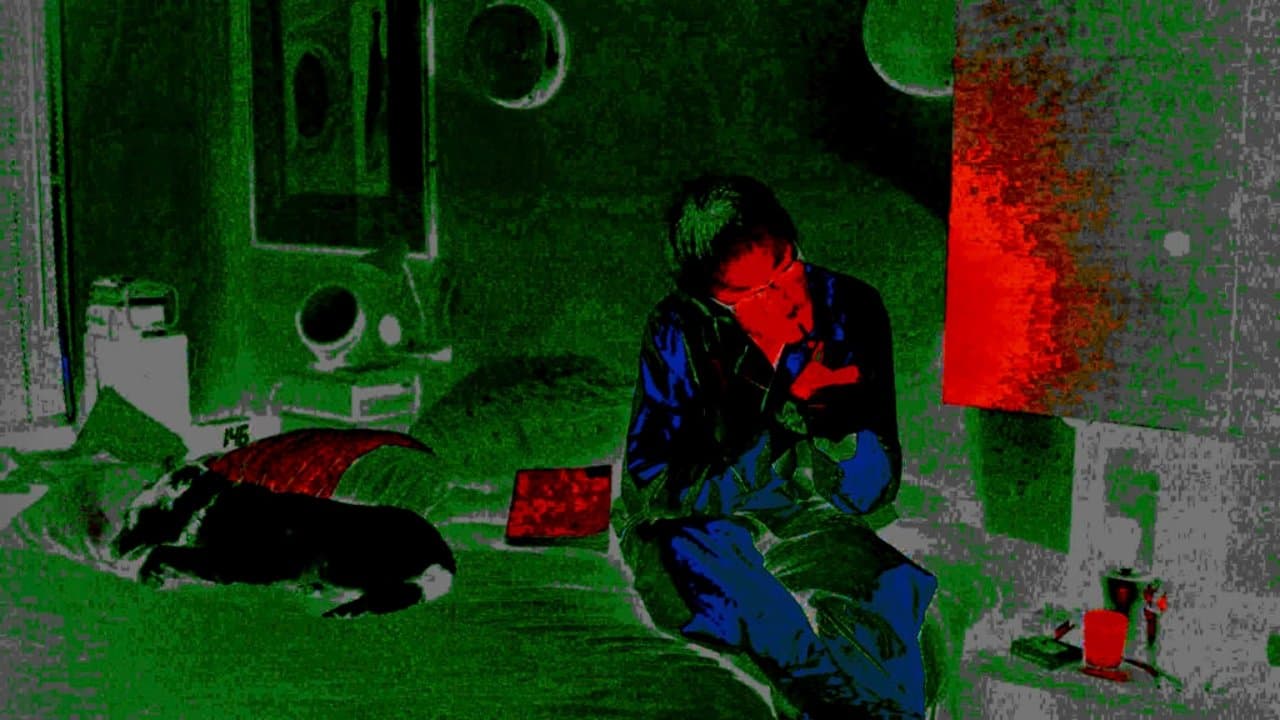 C'est pas moi backdrop