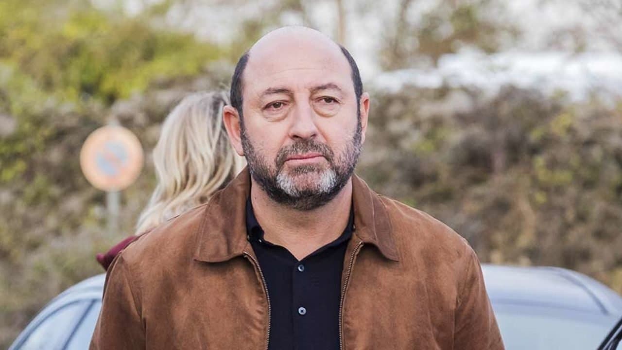 La part du soupçon backdrop