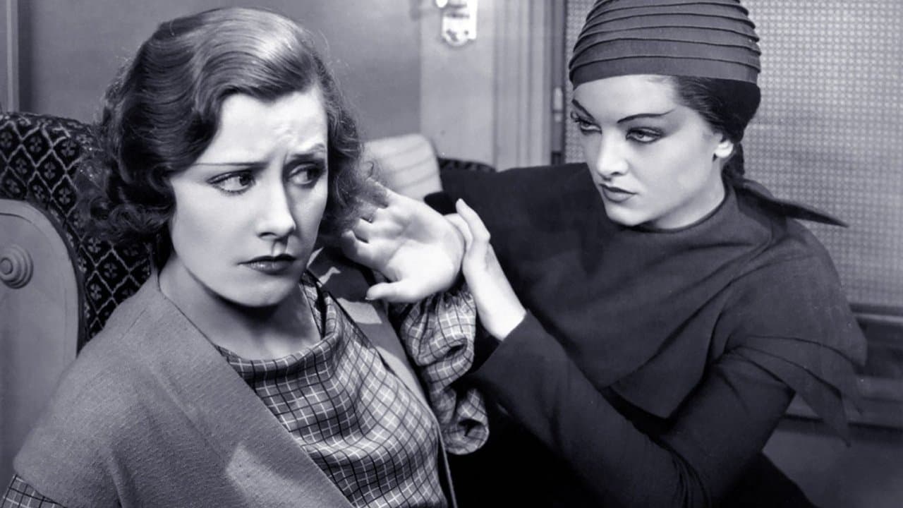 Treize femmes backdrop