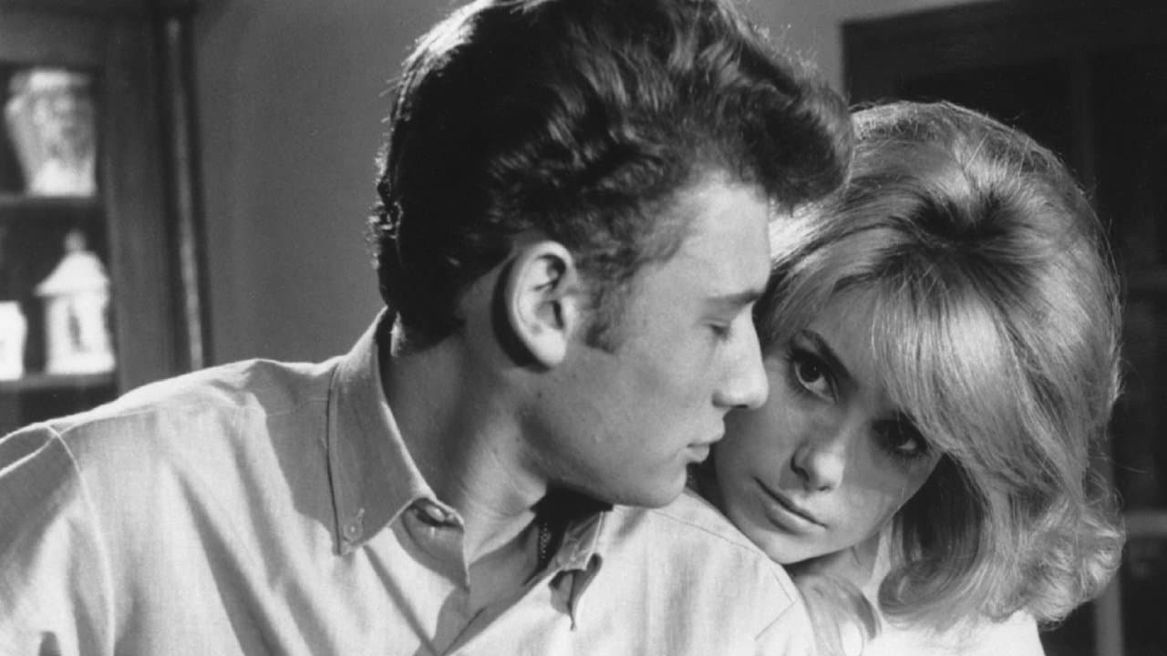 Les Parisiennes backdrop