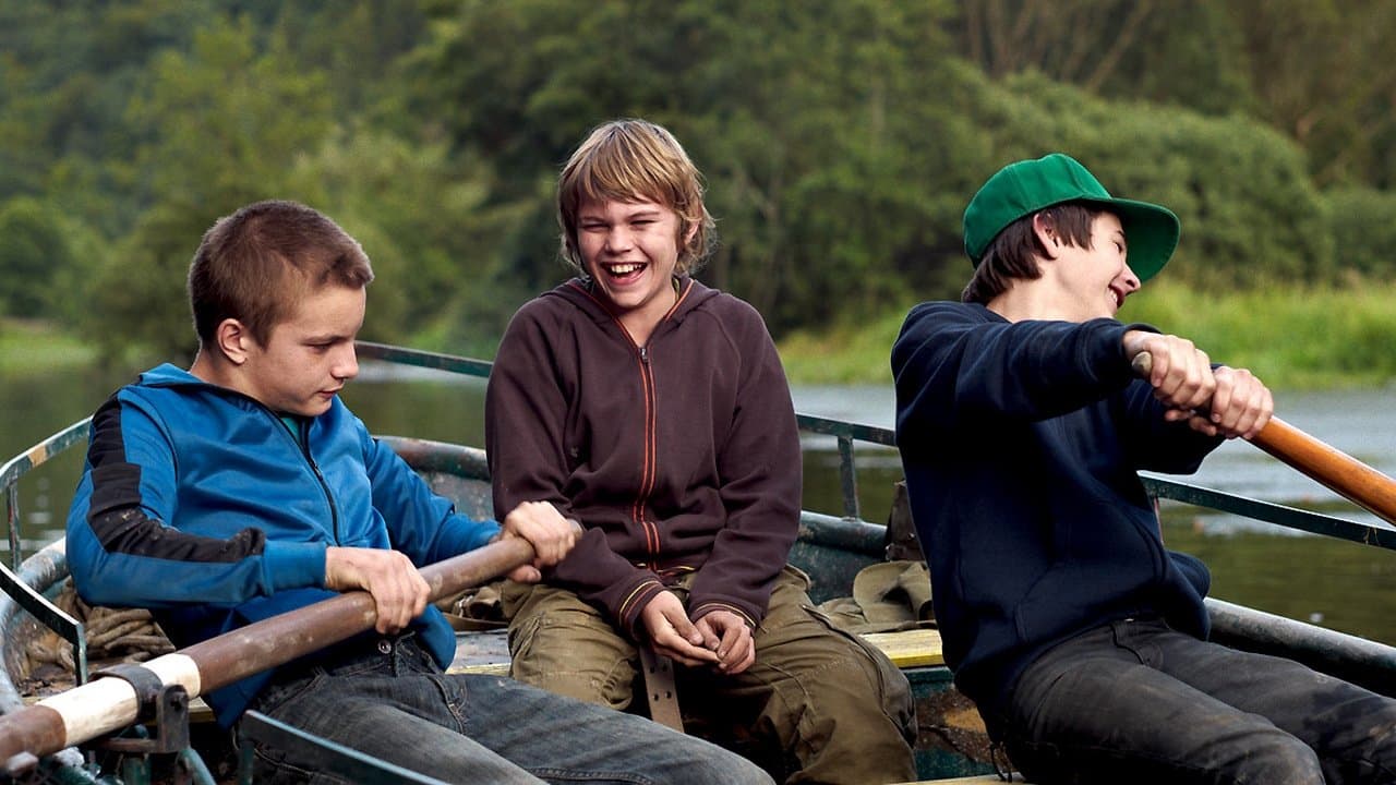 Les géants backdrop