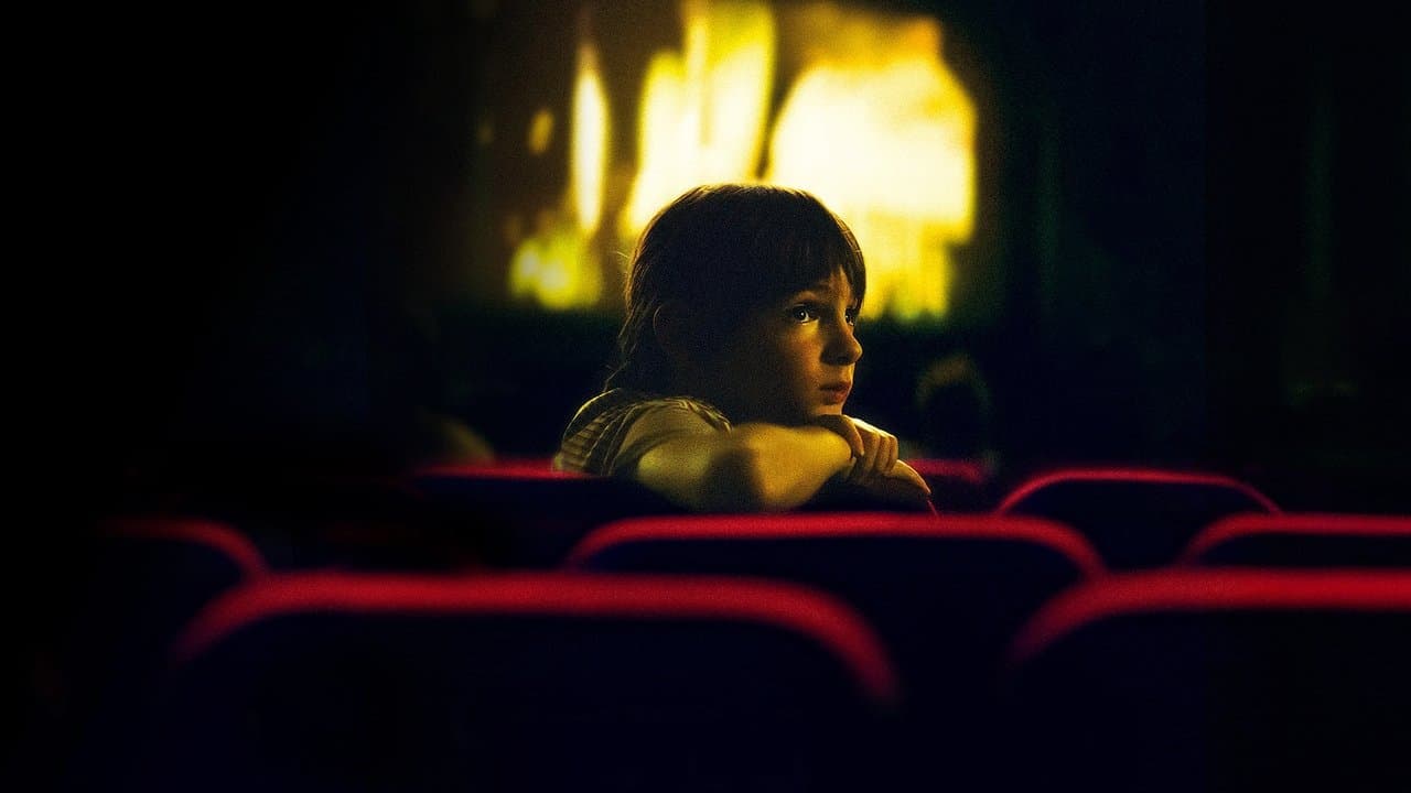 Spectateurs ! backdrop