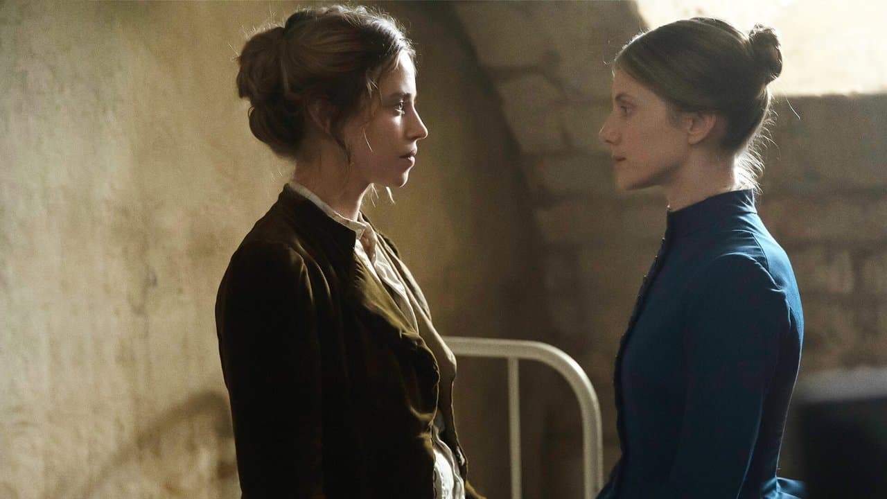 Le Bal des folles backdrop