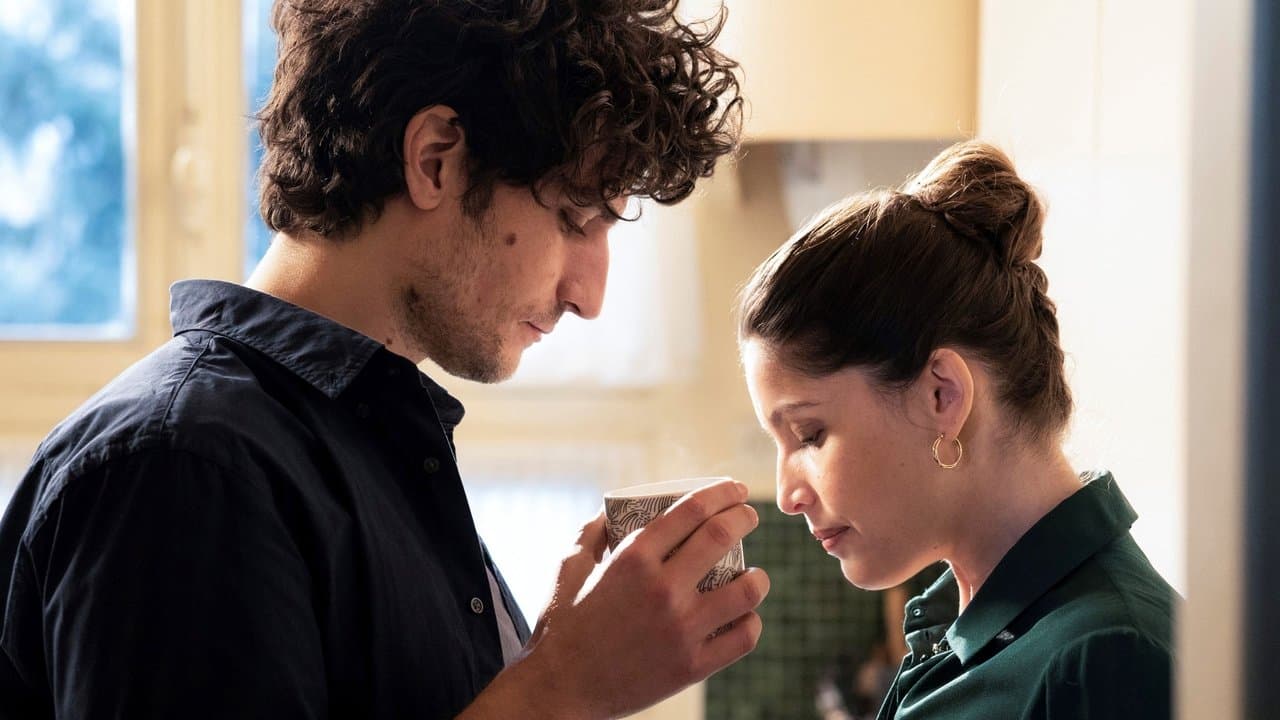 L'Homme fidèle backdrop