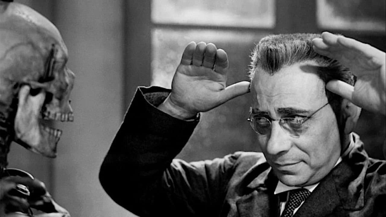 Les Disparus de Saint-Agil backdrop