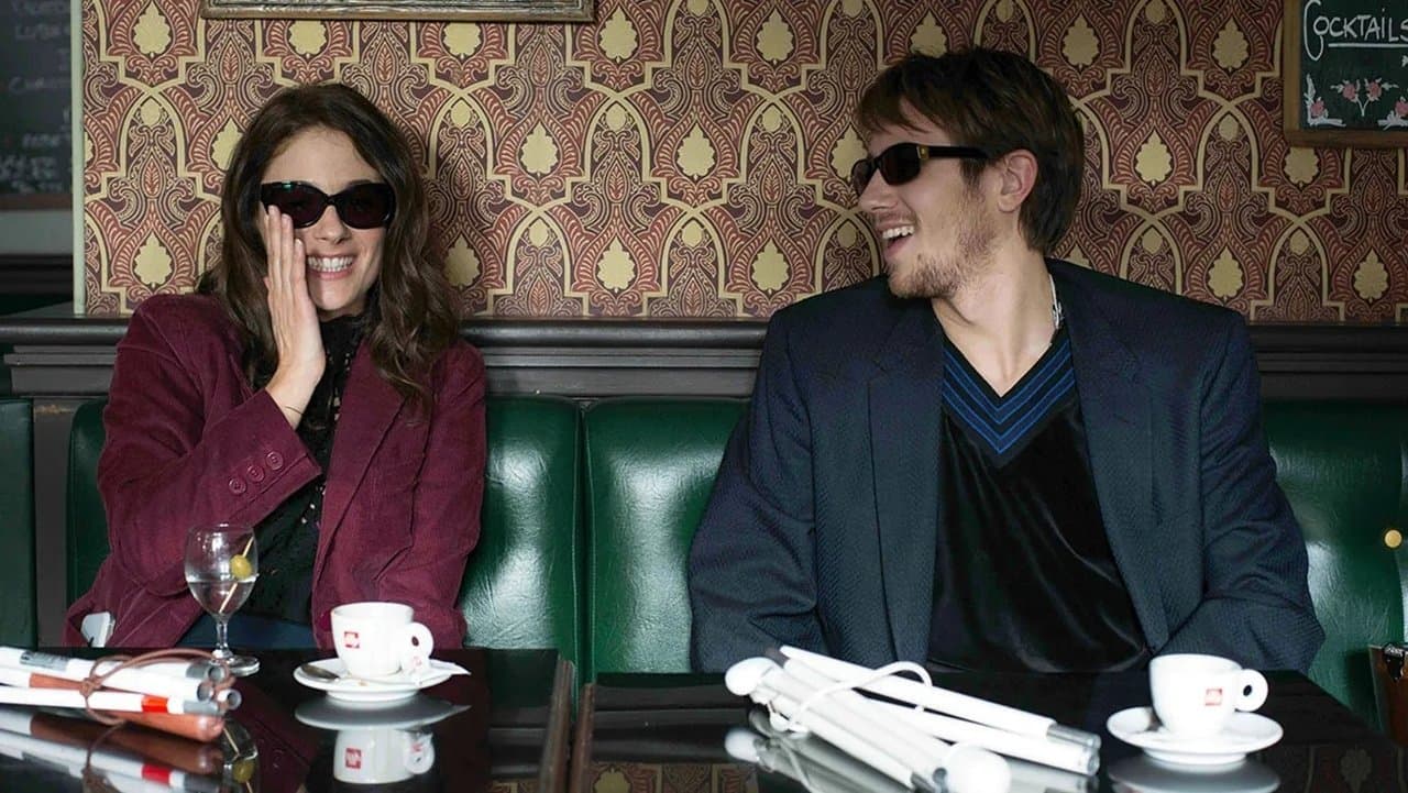 La Prunelle de mes yeux backdrop