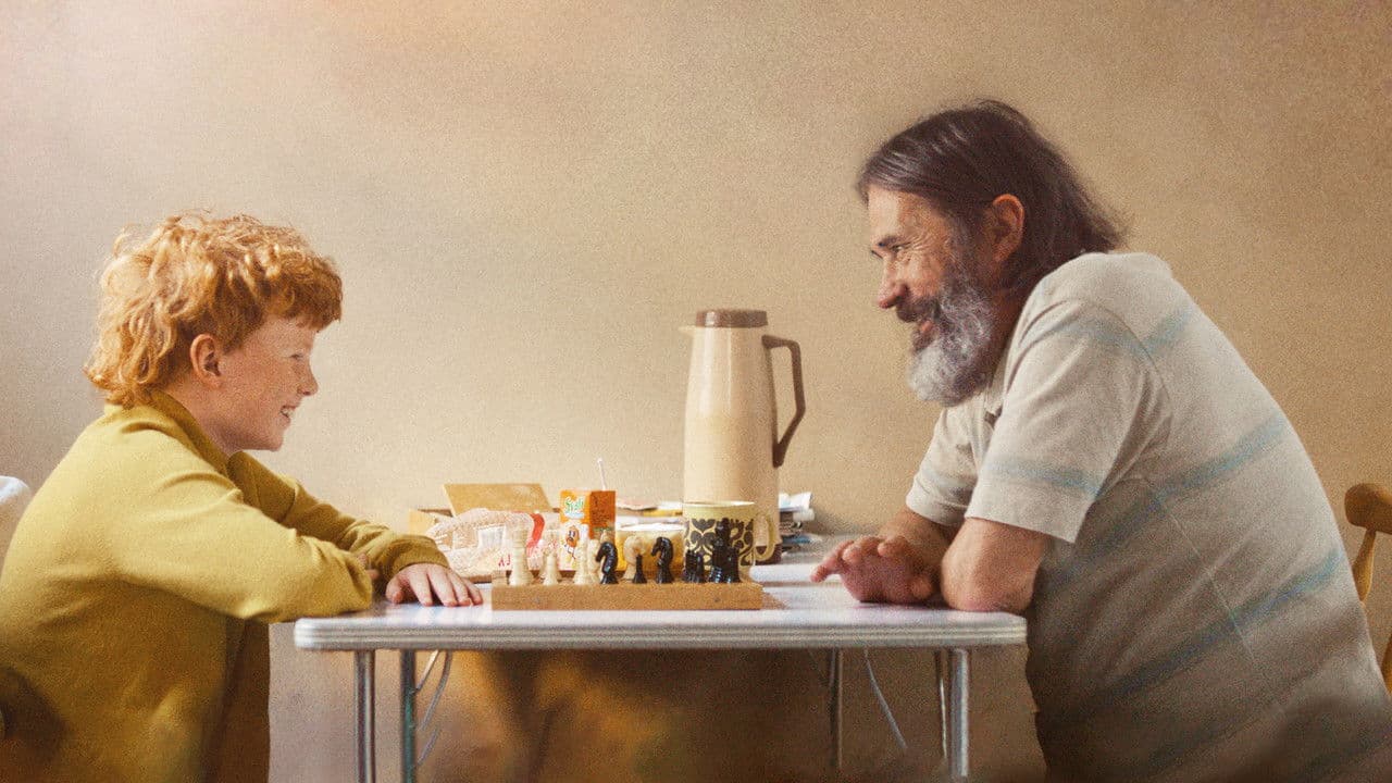 Le vieil homme et l'enfant backdrop