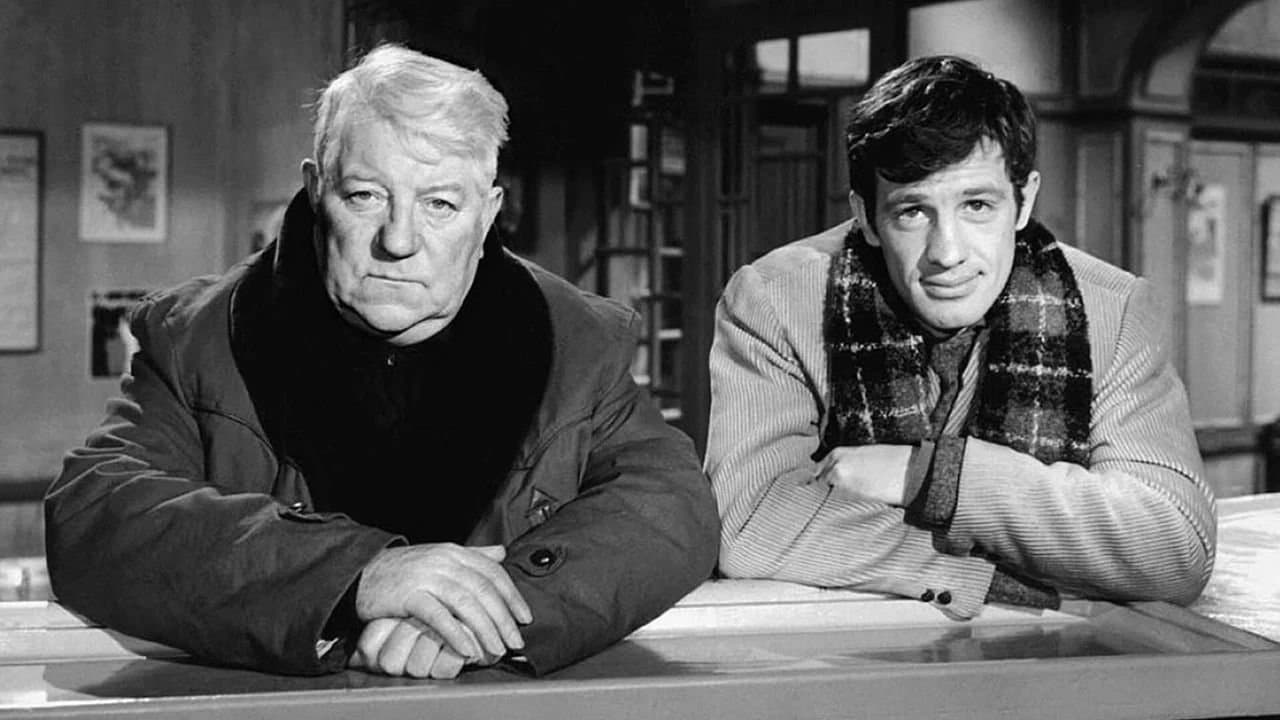 Un singe en hiver backdrop