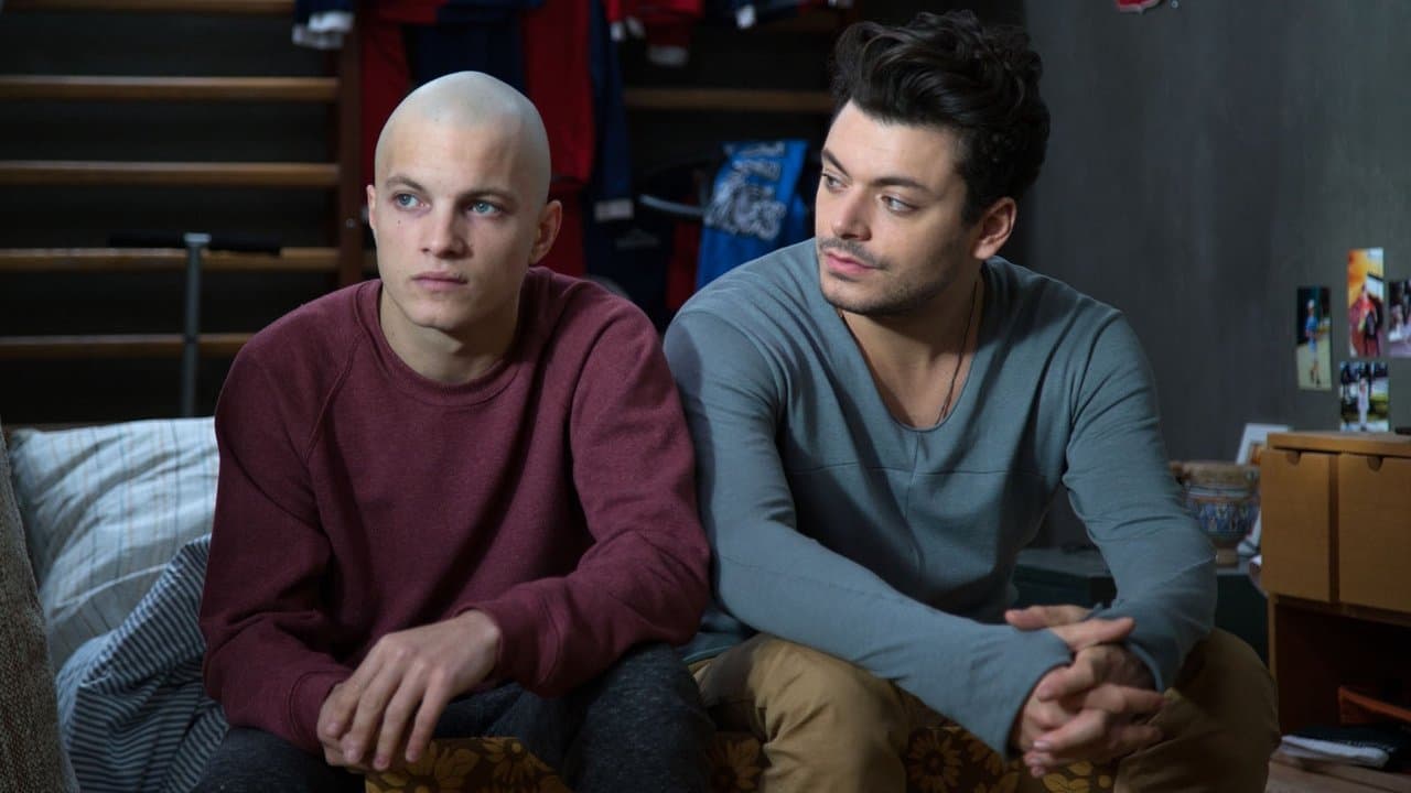 Amis publics backdrop