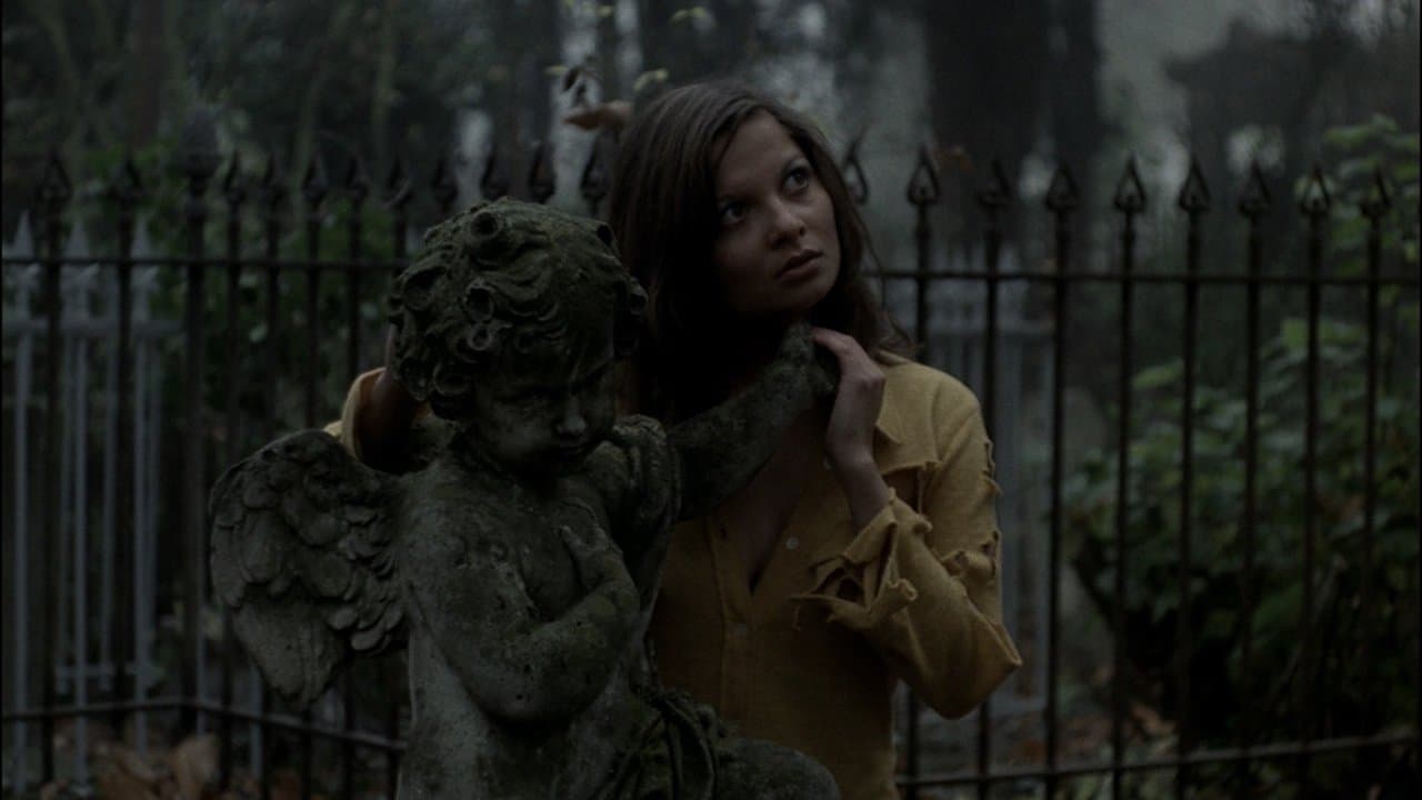 La Rose de fer backdrop