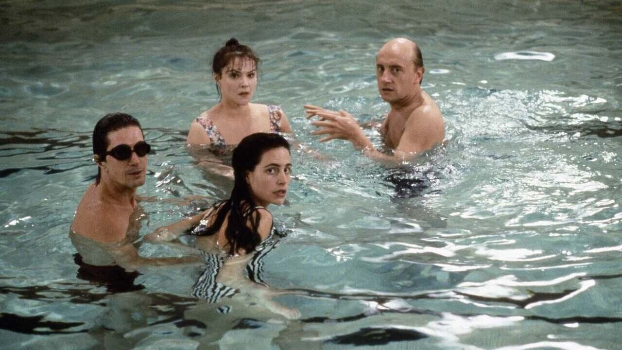 Chambre à part backdrop