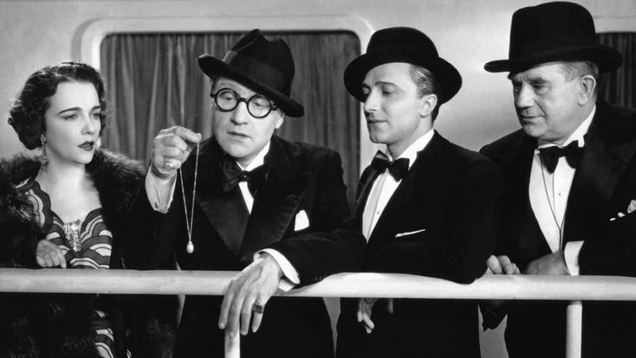 Les Perles de la couronne backdrop