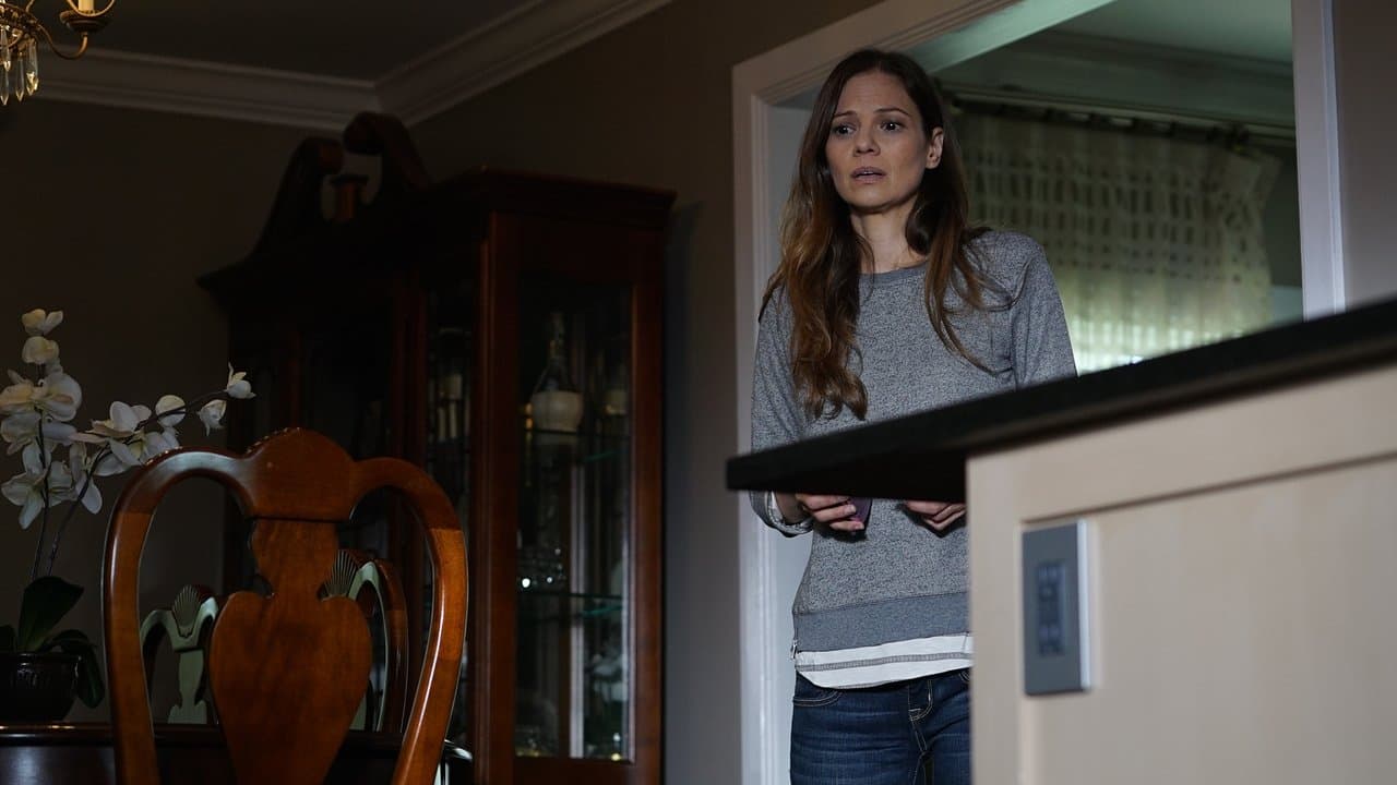 Tu ne m'échapperas pas backdrop