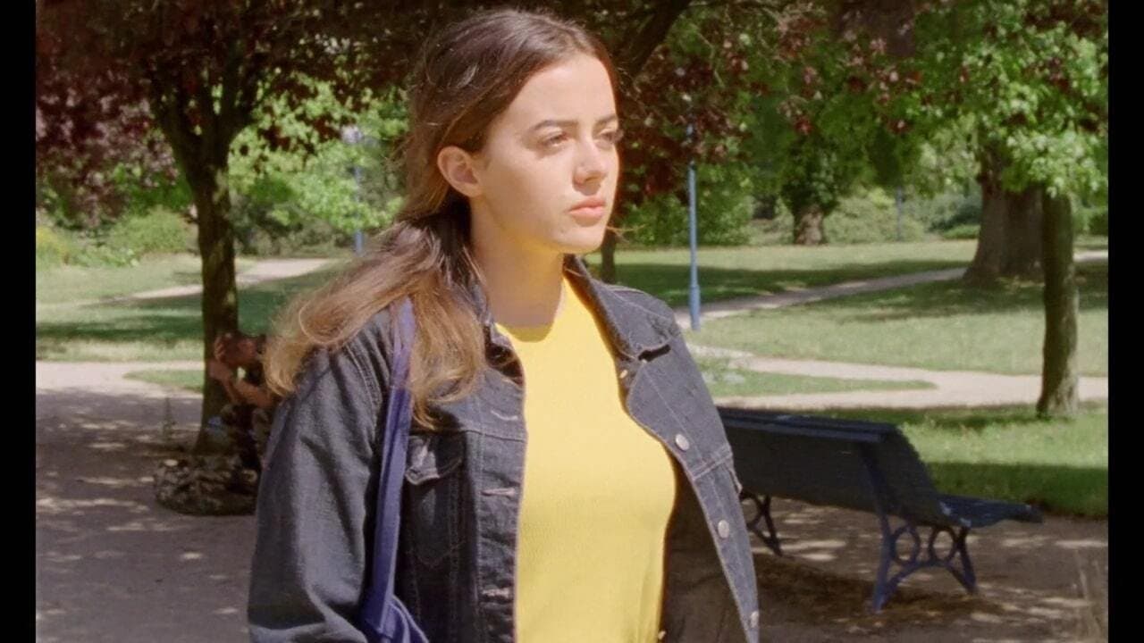 Camille sans contact backdrop