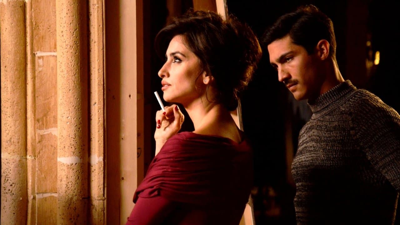 La Reine d'Espagne backdrop