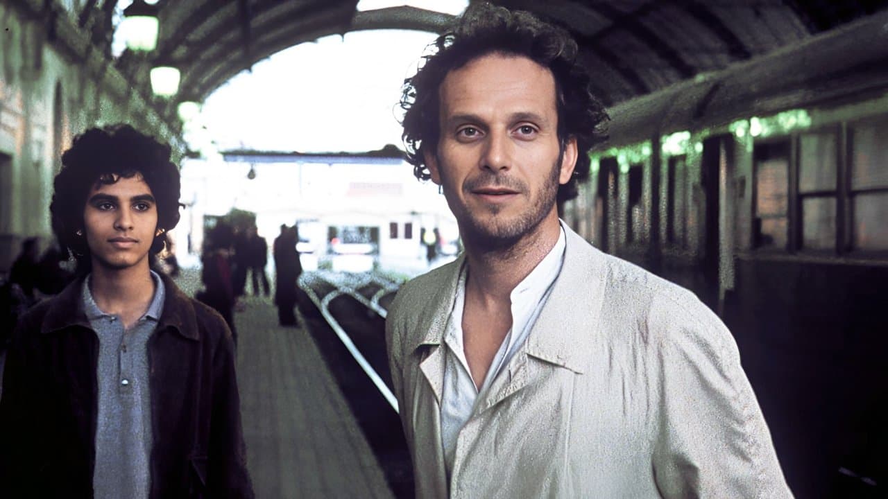 Le Soleil Assassiné backdrop