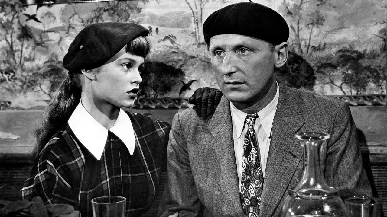 Le Trou normand backdrop