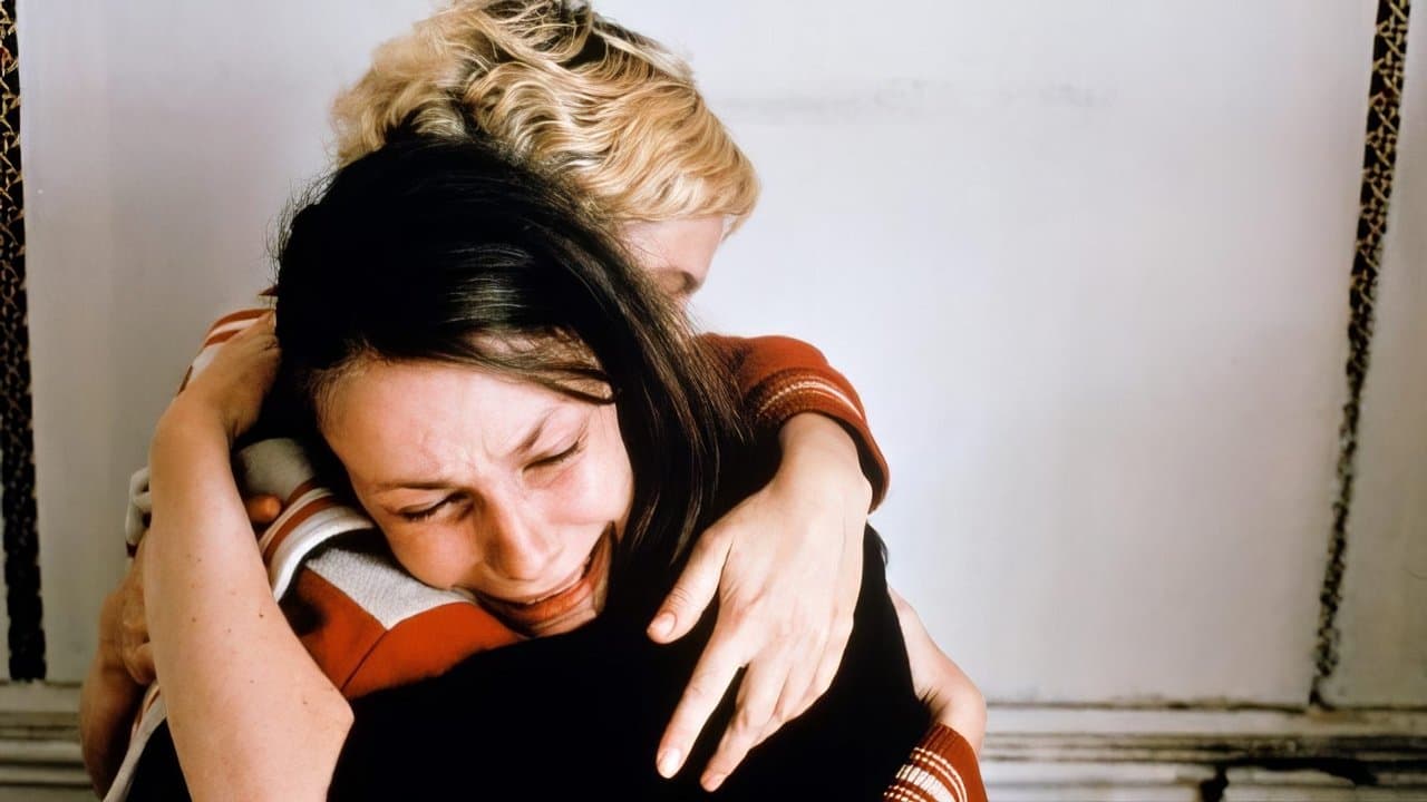 Nos vies heureuses backdrop